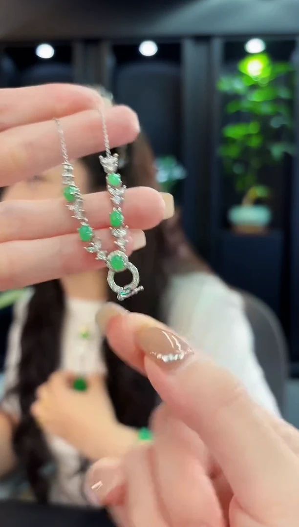 吊坠(不含链)未镶嵌翡翠缅料A货/多样性发货/一件