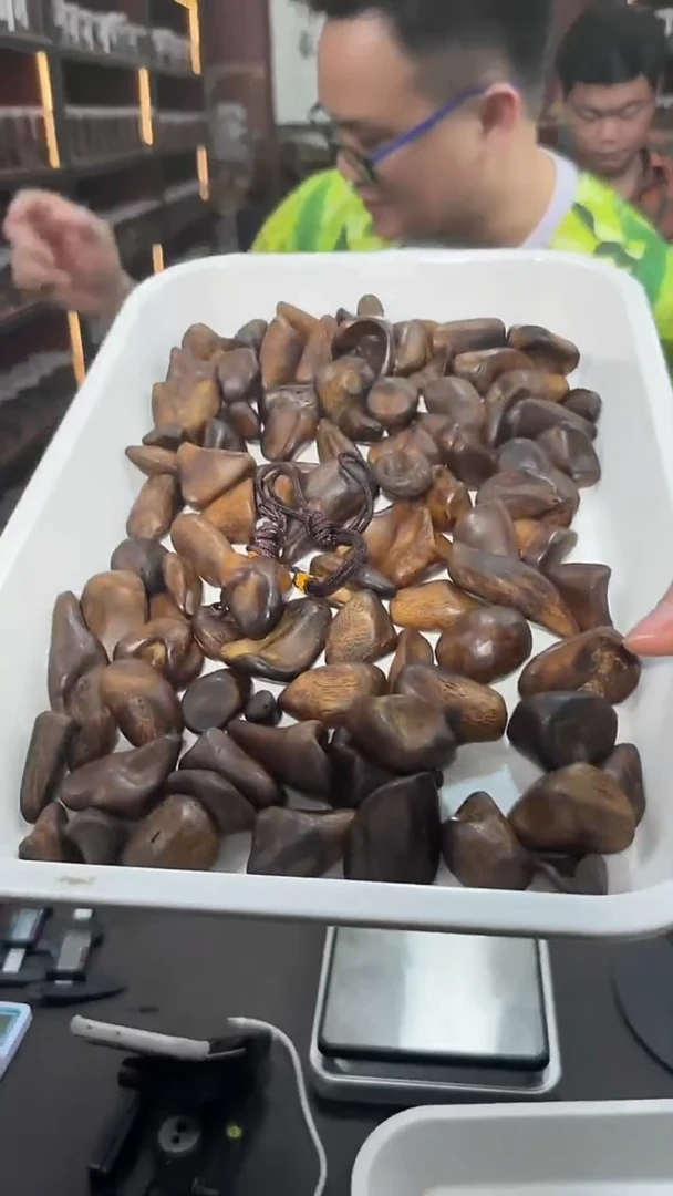 沉香吊坠110号瘤疤挂坠8g多样性发一