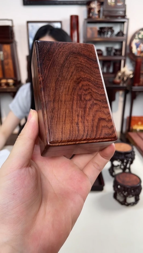 香枝木类成套家具海黄盒子