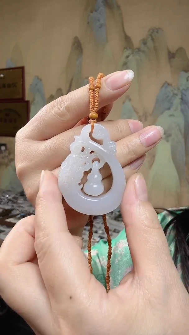 颈饰未镶嵌和田玉.