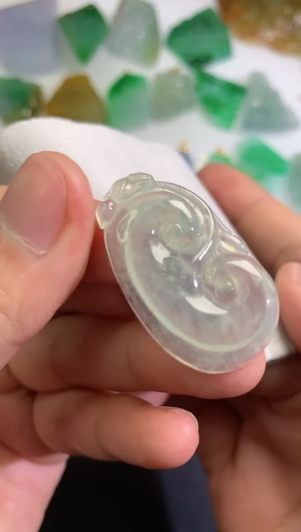 颈饰未镶嵌翡翠