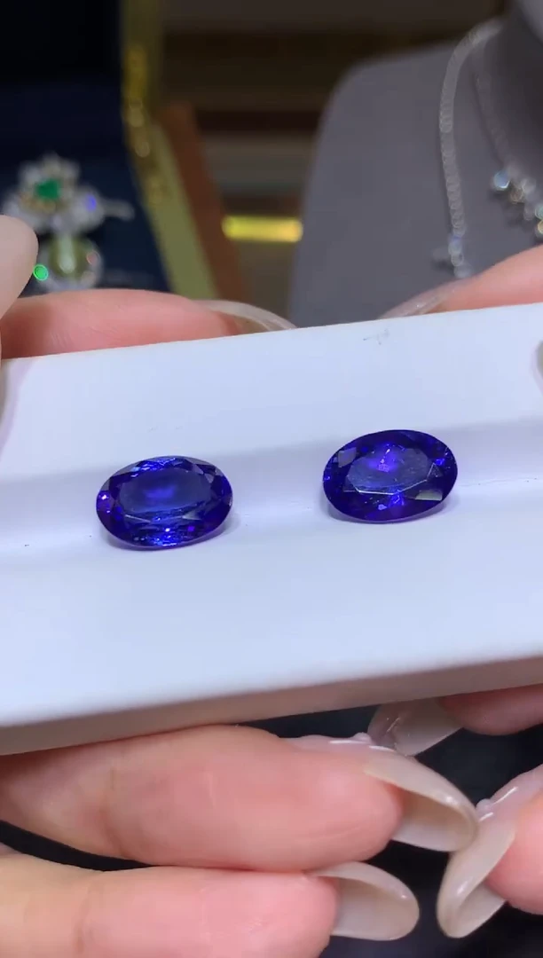 未镶嵌裸石坦桑石8.99ct