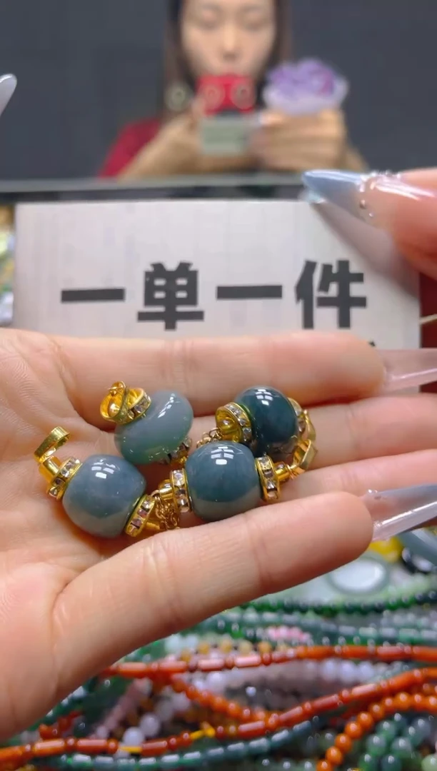 颈饰未镶嵌翡翠一单一个多样性随机发一件