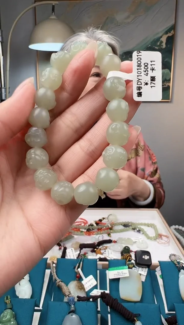 颈饰未镶嵌和田玉手串  DY