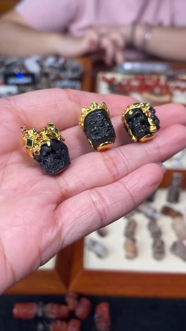 和田玉未镶嵌颈饰N****i180和田青玉配饰一组