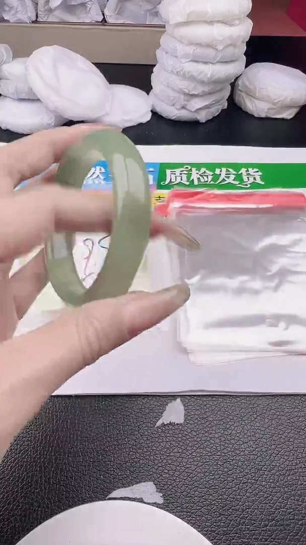 未镶嵌手镯石英质玉翠绿圈口50