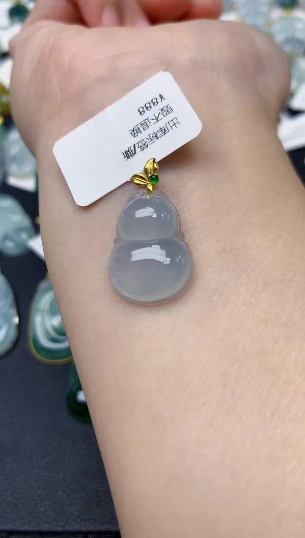 颈饰18K金镶嵌翡翠天然缅甸A货翡翠