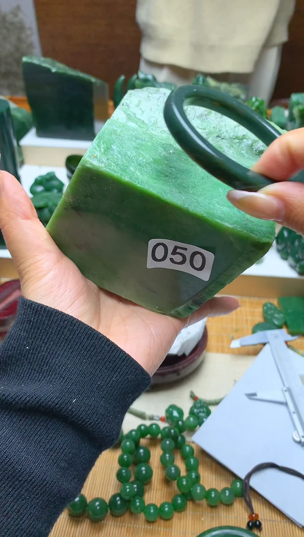 未镶嵌和田玉珠宝半成品1