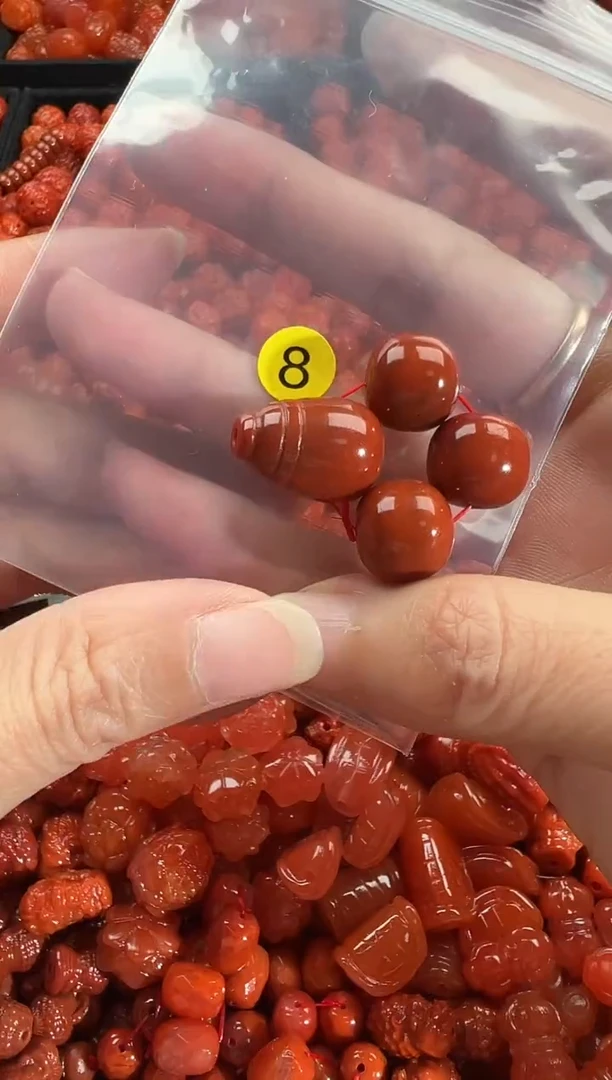 颈饰未镶嵌南红玛瑙1