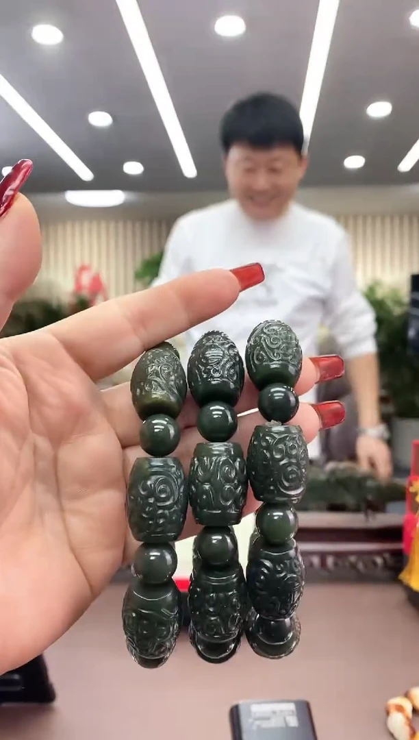 【闪购商品】透闪石质玉手串未镶嵌多样式发货随机发一