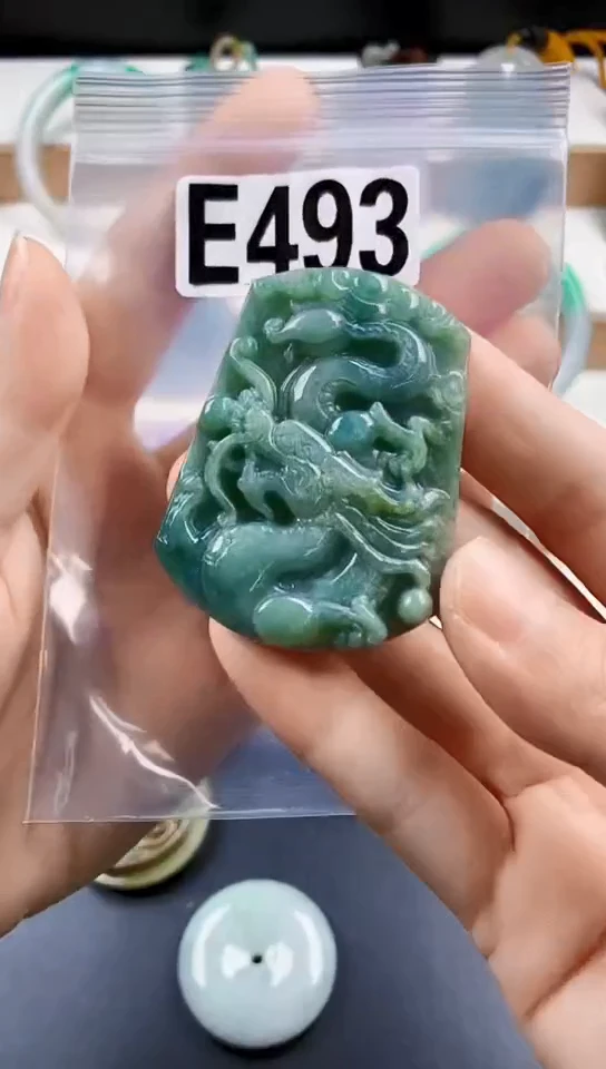 颈饰未镶嵌翡翠天然翡翠吊坠挂饰