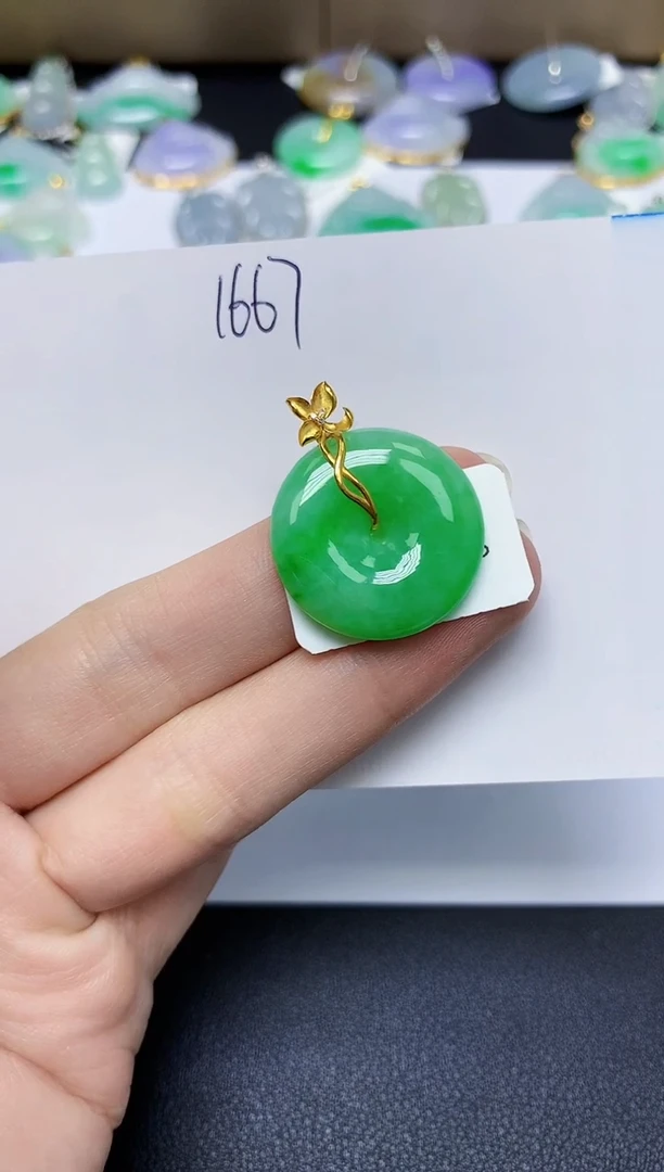 翡翠18K金镶嵌颈饰 天然缅甸翡翠A货