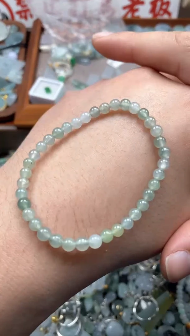 【闪购商品】翡翠颈饰未镶嵌哥哥