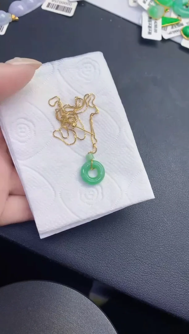 颈饰未镶嵌翡翠缅甸天然翡翠A货