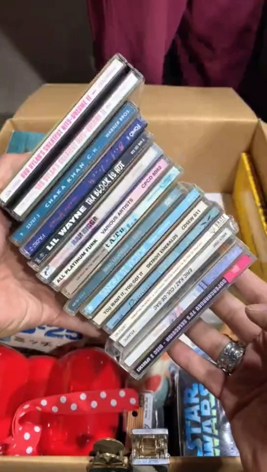 8新中古商品，瑕疵品，不保好坏。513