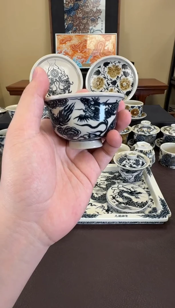 二号釉1351龙纹小压手杯