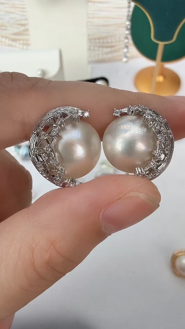 耳饰拼合珍珠（马贝珠）未镶嵌日月耳钉