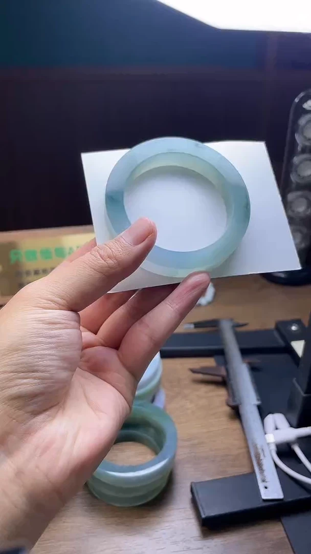 未镶嵌手镯定制翡翠宜*定制