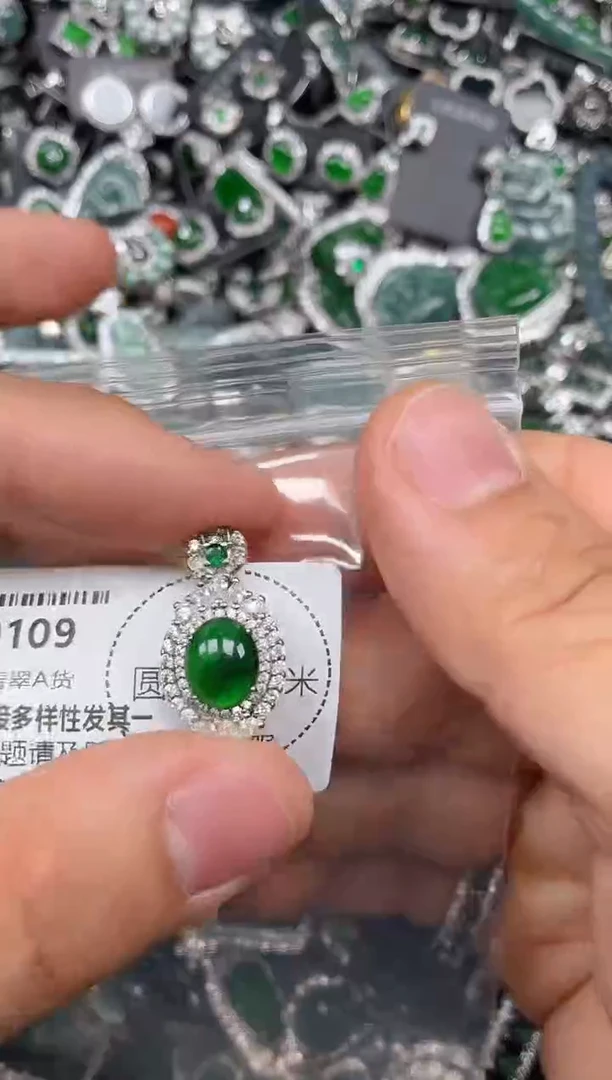 翡翠未镶嵌颈饰O109吊坠