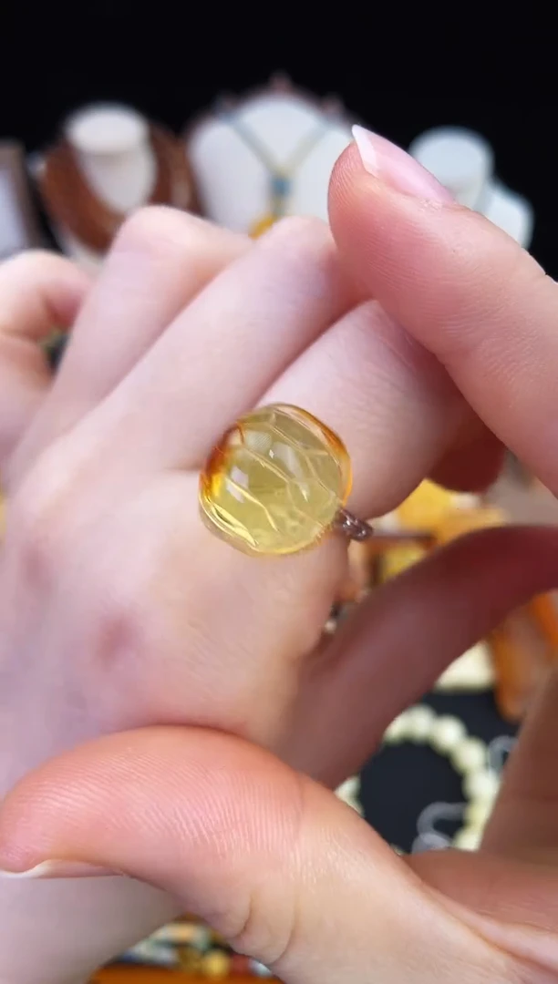 琥珀未镶嵌珠宝奇石柒月