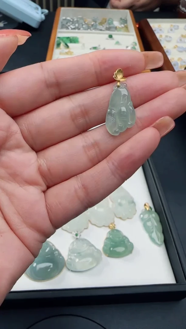 【闪购商品】翡翠颈饰18K金镶嵌TZG0118135