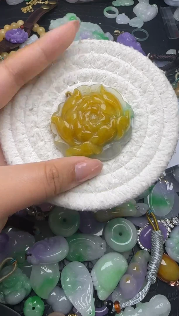 颈饰未镶嵌翡翠缅甸翡翠吊坠