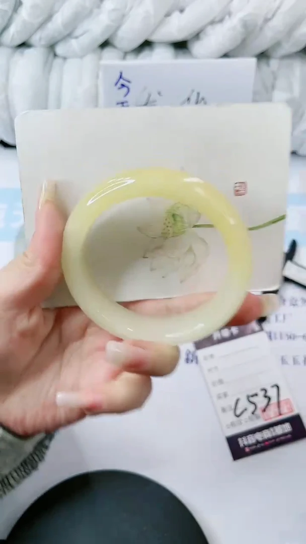 【闪购商品】石英质玉手镯未镶嵌多样性发货C537