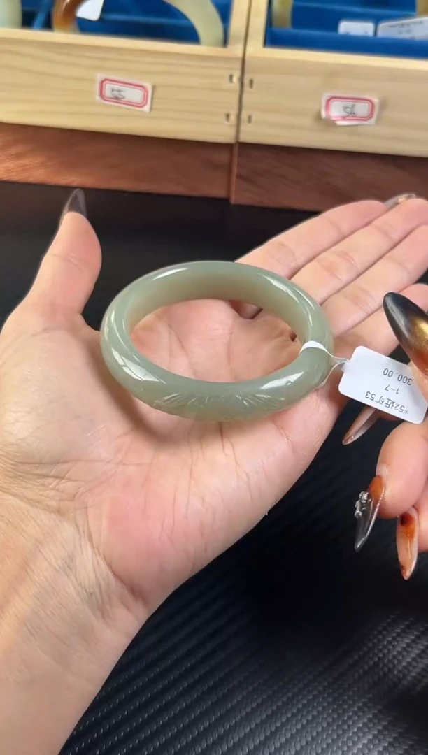 未镶嵌手镯和田玉用****5且末近矿微色差53+