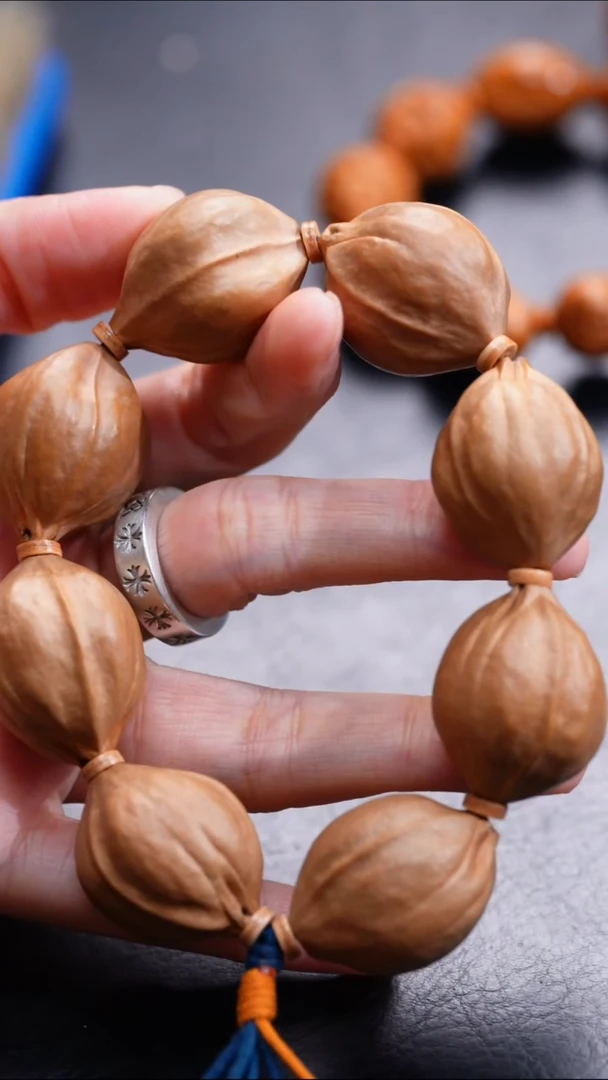 【闪购商品】橄榄核吊坠橄榄核