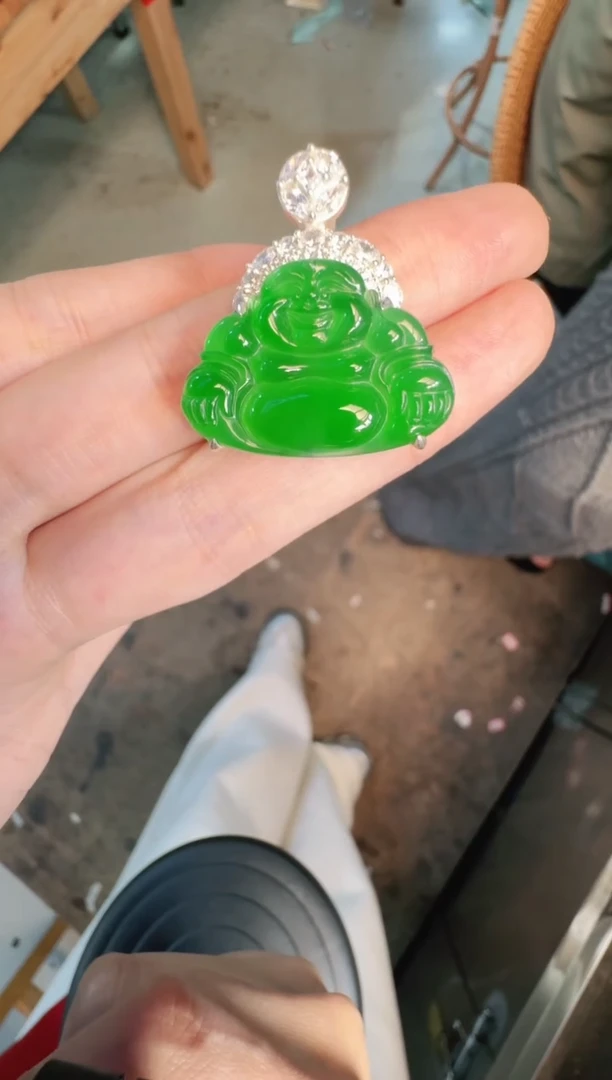 未镶嵌定制翡翠A货有轻微色差属于正常现象，佛公1