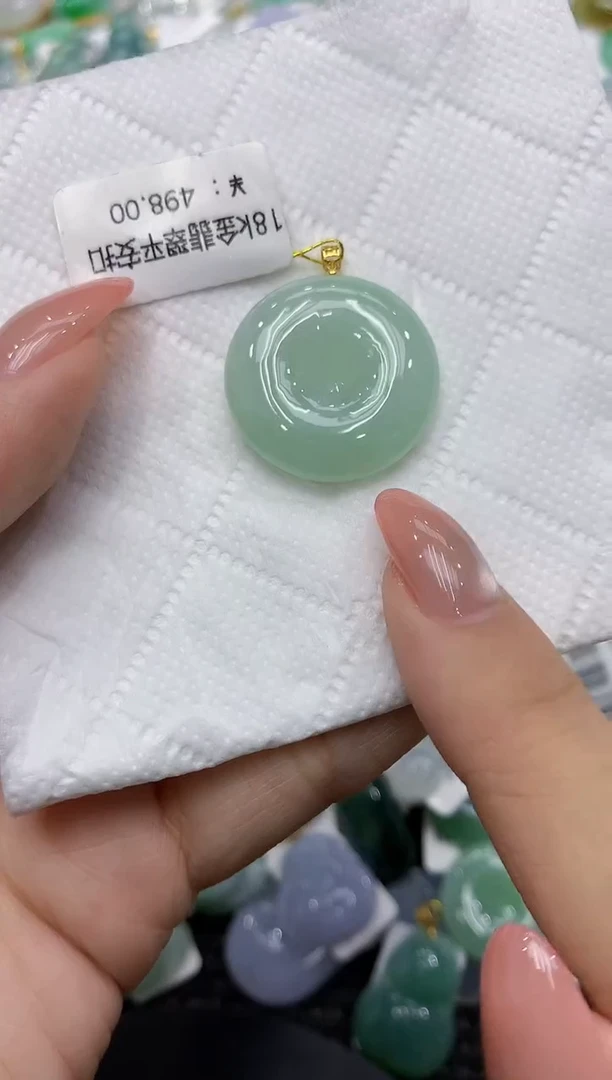 颈饰18K金镶嵌翡翠111111111111