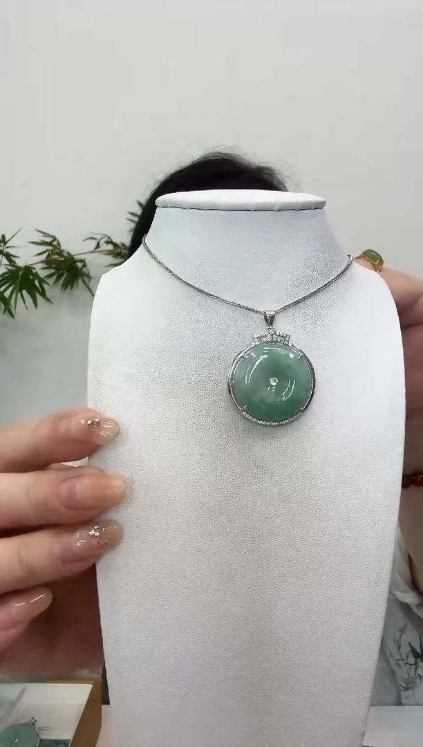 翡翠银S925镶嵌吊坠(赠链)平安扣