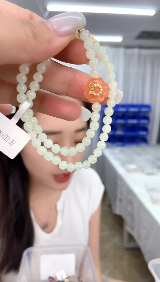 手链未镶嵌和田玉天然珠宝多样性发其一