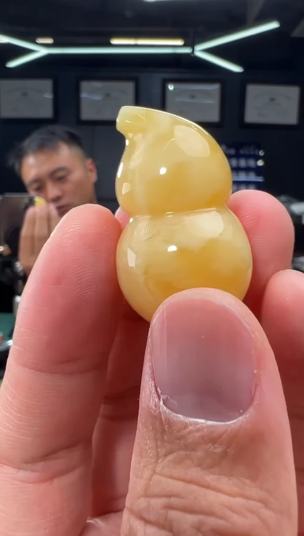 裸石琥珀未镶嵌22.1*31.4mm蜜蜡白花葫芦-s37