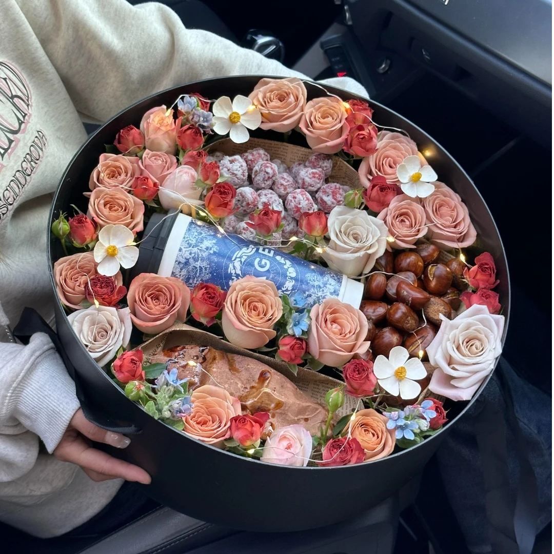 暖冬立秋4件套鲜花礼盒礼物送女生全国同城配送免费上门