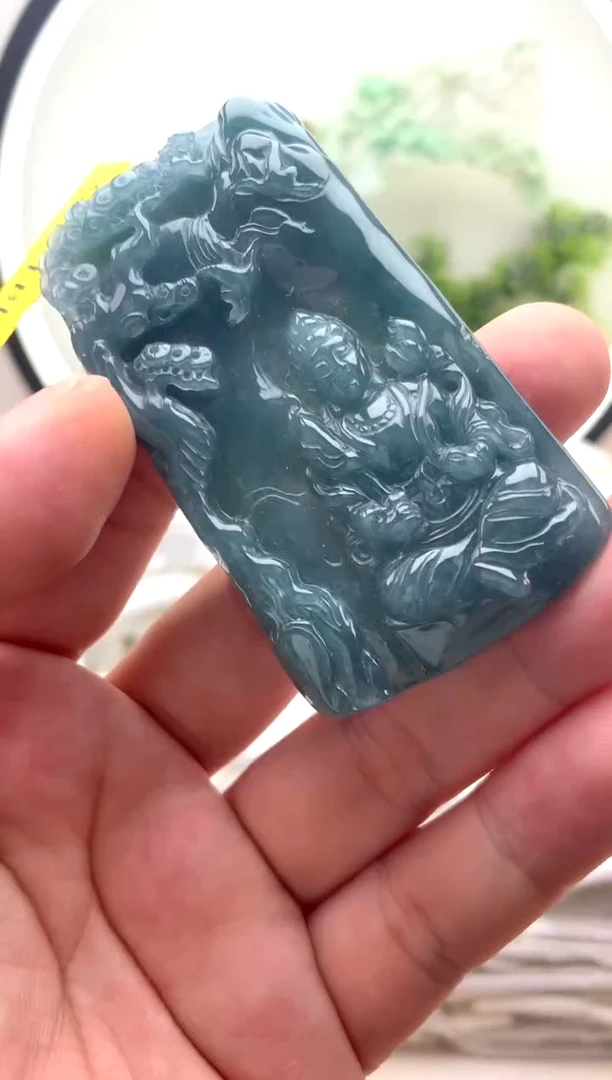 颈饰未镶嵌翡翠虚空藏