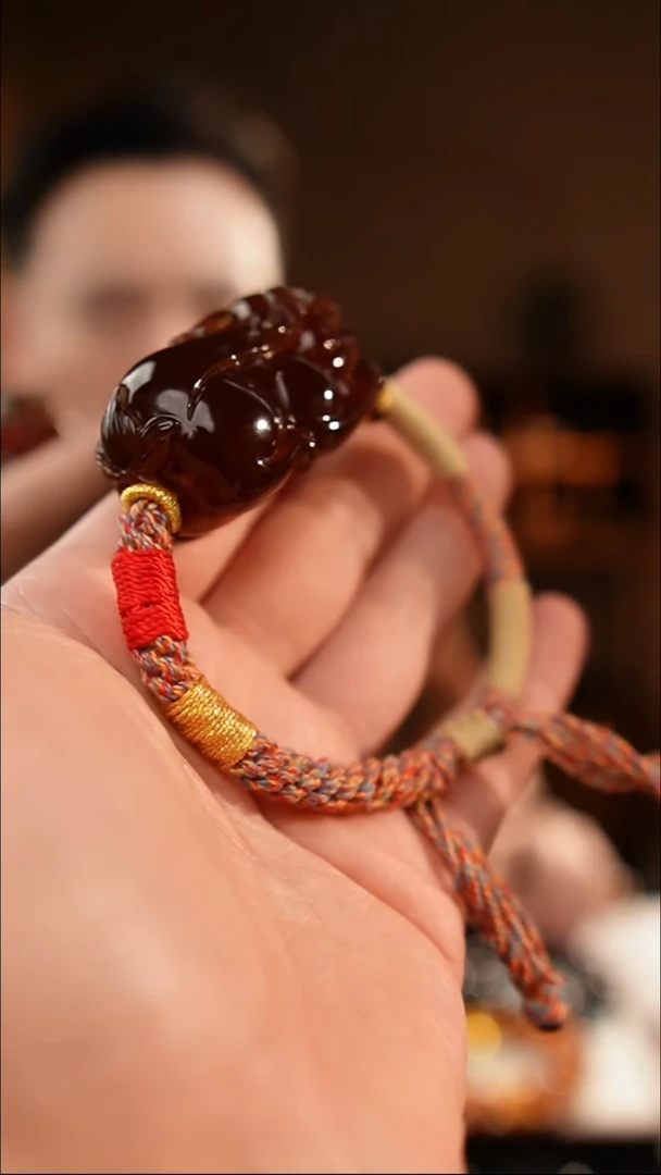 琥珀颈饰未镶嵌紫杉醇貔貅