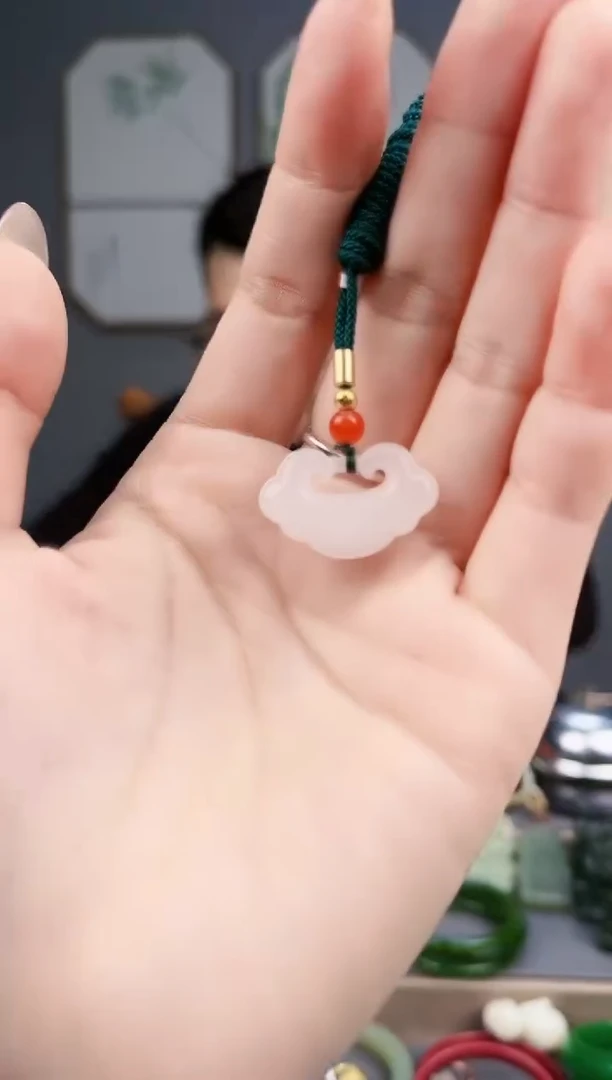 【闪购商品】和田玉颈饰未镶嵌AA多样性发货 拍一发一