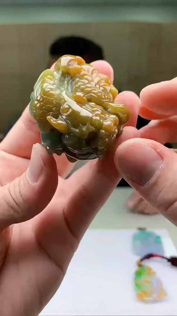 【闪购商品】定制翡翠未镶嵌4969bb-毛货挂件111