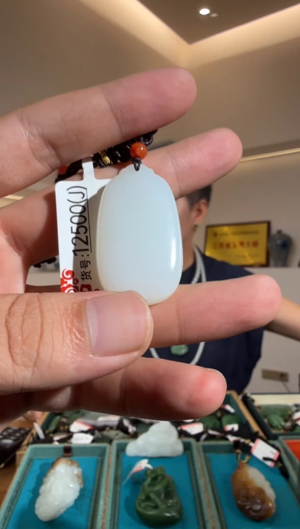 和田玉未镶嵌颈饰J