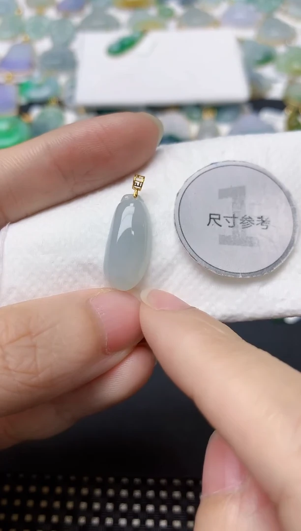 翡翠18K金镶嵌颈饰天然缅甸A货翡翠