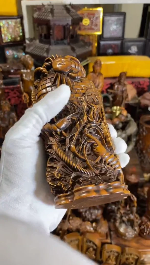 小叶黄杨摆件笔筒