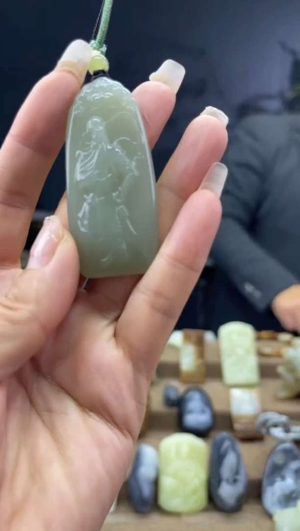 颈饰未镶嵌和田玉1