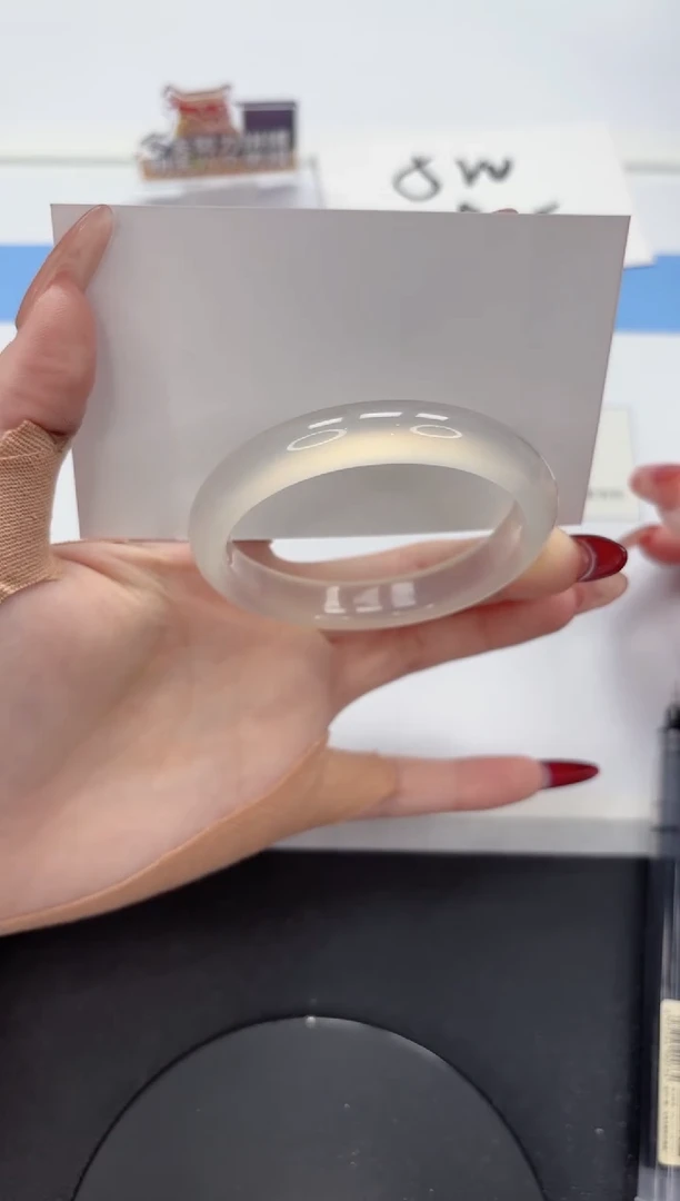 【闪购商品】石英质玉手镯未镶嵌A92-54.3