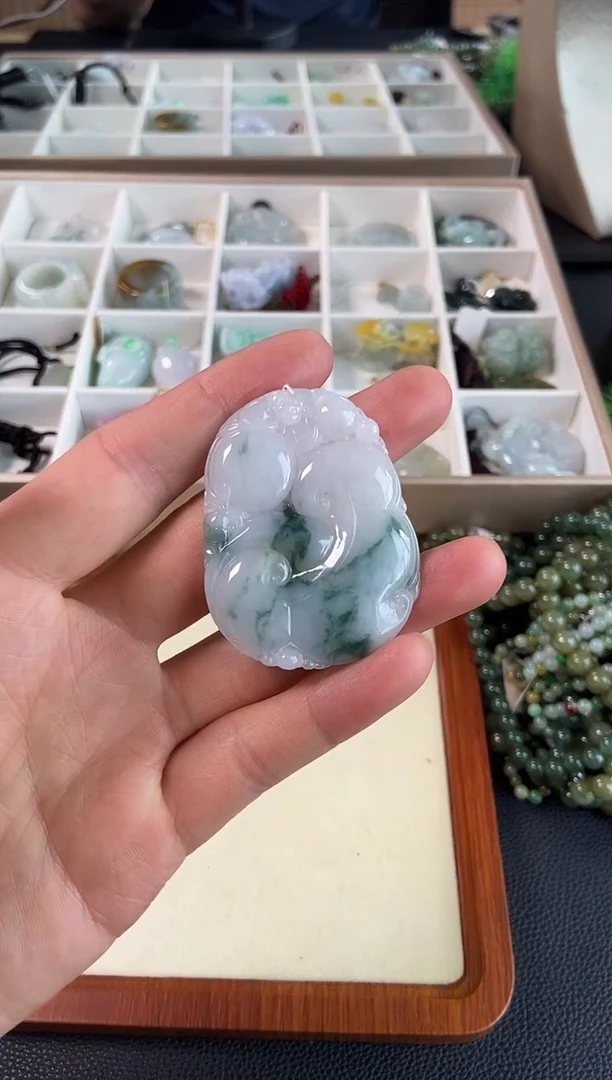 翡翠未镶嵌颈饰吊坠
