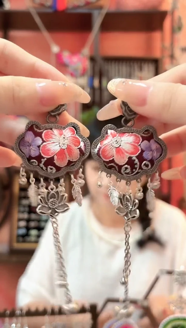 织绣云织谣民族风精美饰品212