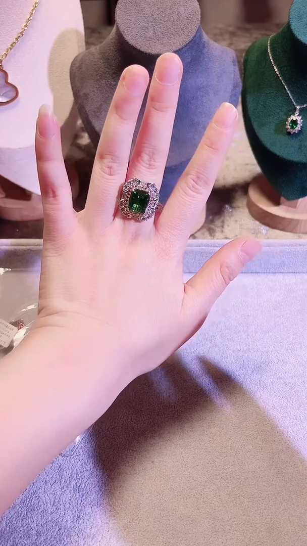 无925银时尚饰品如图所示