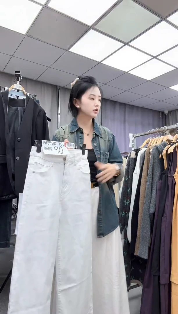 M码大哥家漂亮衣服漂亮颜色