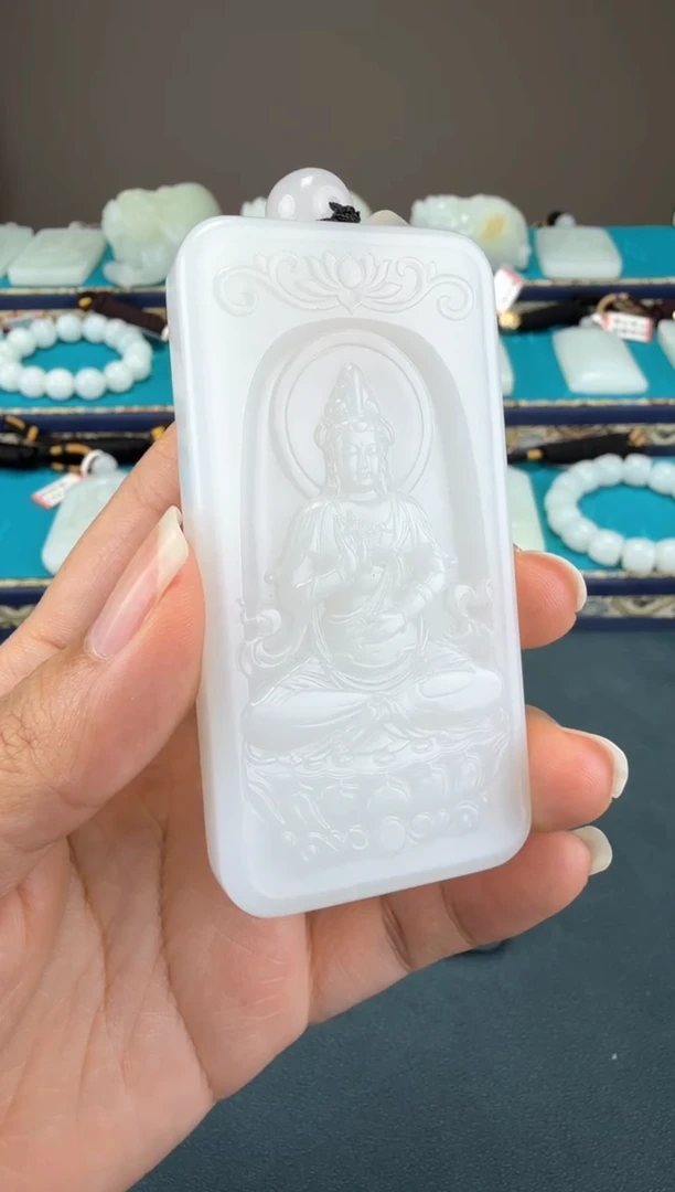 颈饰未镶嵌和田玉1