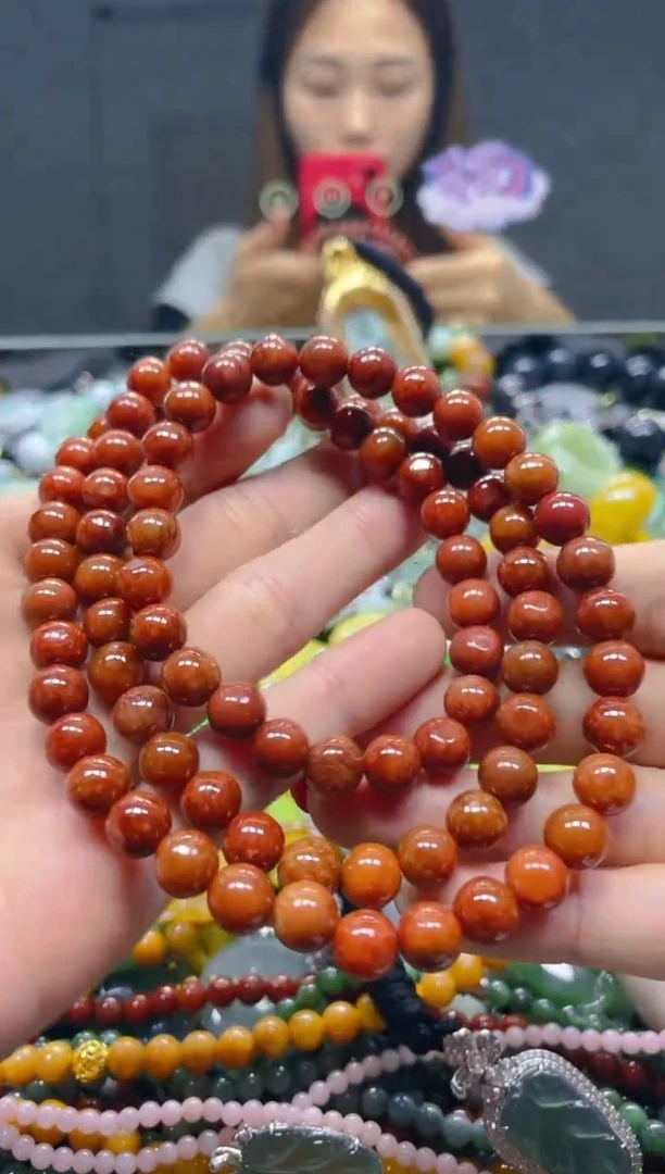 颈饰未镶嵌翡翠8MM/B/翡翠A货，一件也是批发价
